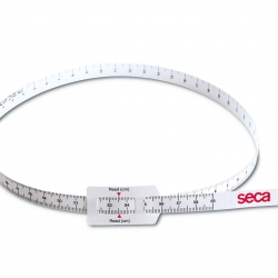 Tape measuring head circumference of infants and young children - SECA 212